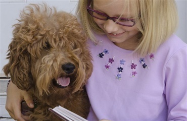 Hunde hjælper læsesvage børn
