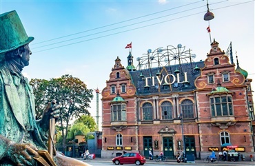 I dag er det hundens dag i Tivoli