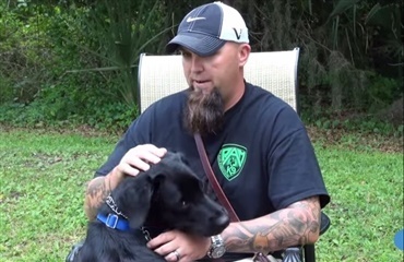 Hund forebygger krigsveterans angstanfald