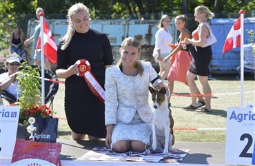 Sara er &Aring;rets Juniorhandler