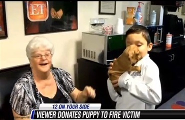 Kvinde donerer hvalp til dreng, der mistede sin hund under brand